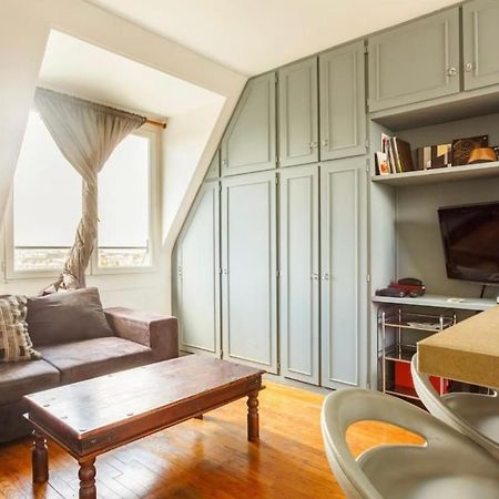 Beautiful Apartment With A View Of Eiffel Tower In Center Paris Extérieur photo