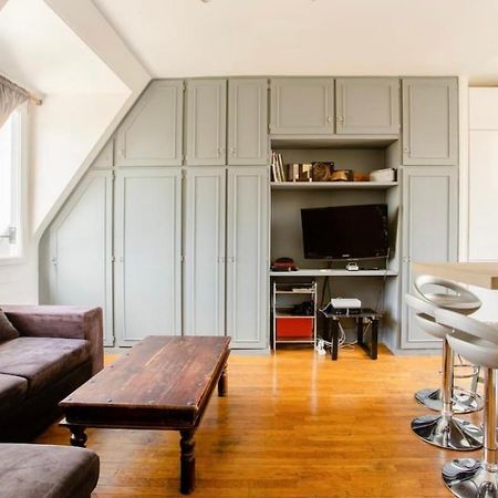 Beautiful Apartment With A View Of Eiffel Tower In Center Paris Extérieur photo