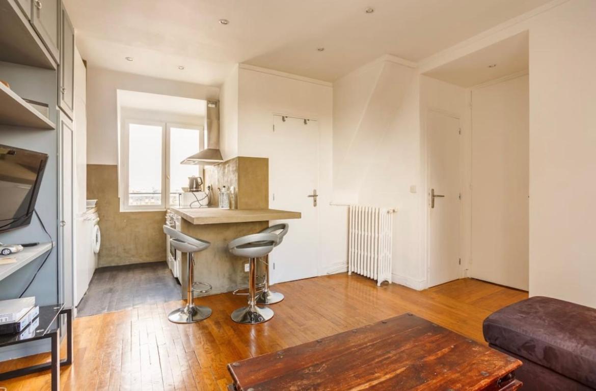 Beautiful Apartment With A View Of Eiffel Tower In Center Paris Extérieur photo