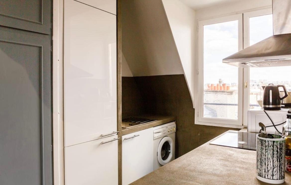 Beautiful Apartment With A View Of Eiffel Tower In Center Paris Extérieur photo