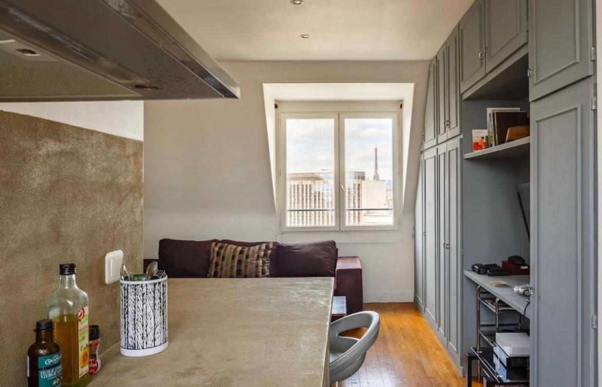 Beautiful Apartment With A View Of Eiffel Tower In Center Paris Extérieur photo